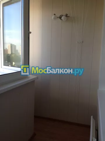 Отделка балкона и лоджии пластиковыми ПВХ панелями в Люберцах от компании МосБалкон