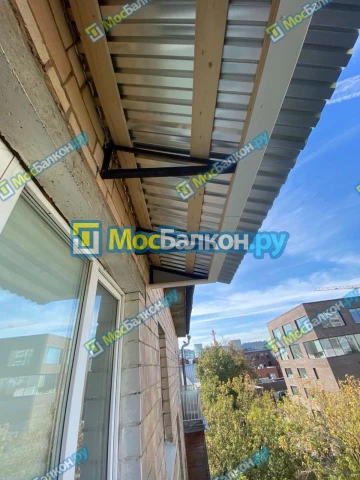 Крыша на балконе в Люберцах монтаж и ремонт по выгодной цене от МосБалкон