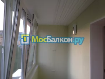 Отделка балкона и лоджии пластиковыми ПВХ панелями в Люберцах от компании МосБалкон