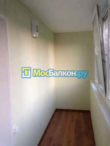 Отделка балкона и лоджии пластиковыми ПВХ панелями в Люберцах от компании МосБалкон