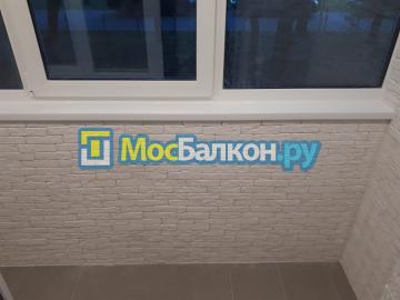 Отделка балкона декоративным камнем