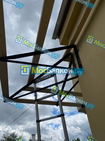 Крыша на балконе в Люберцах монтаж и ремонт по выгодной цене от МосБалкон