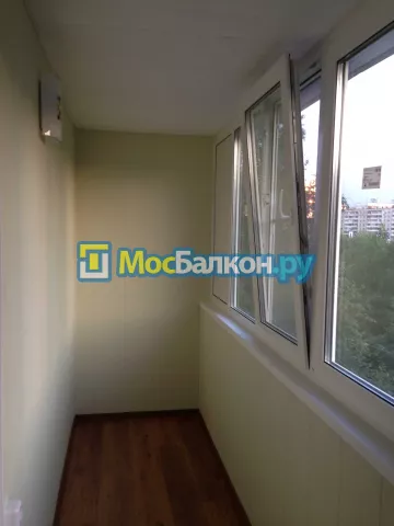 Отделка балкона и лоджии пластиковыми ПВХ панелями в Люберцах от компании МосБалкон